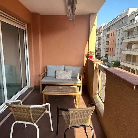 85m2 Centre 2 Terrasse Apartment *